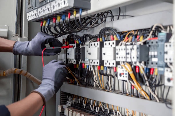 Top Signs You Need a Licensed Electrician Today